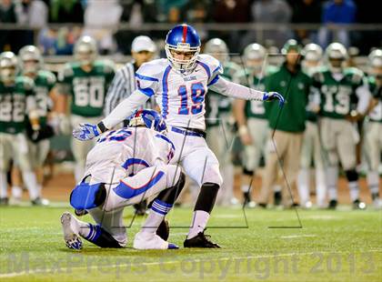 Thumbnail 3 in De La Salle vs. Folsom (CIF NorCal Regional Open Division Final) photogallery.