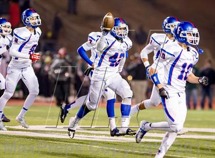 Thumbnail 1 in De La Salle vs. Folsom (CIF NorCal Regional Open Division Final) photogallery.