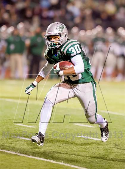 Thumbnail 2 in De La Salle vs. Folsom (CIF NorCal Regional Open Division Final) photogallery.
