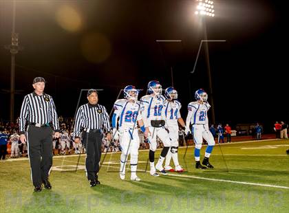 Thumbnail 3 in De La Salle vs. Folsom (CIF NorCal Regional Open Division Final) photogallery.