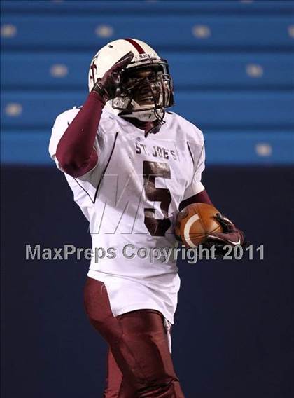 Thumbnail 1 in St. Joseph's Collegiate vs. St. Francis (Monsignor Martin Class AA Final) photogallery.
