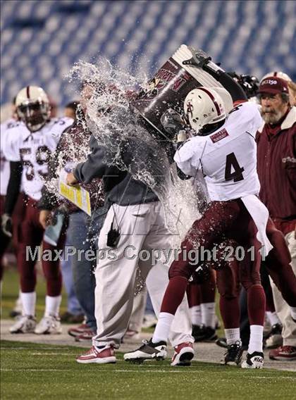 Thumbnail 2 in St. Joseph's Collegiate vs. St. Francis (Monsignor Martin Class AA Final) photogallery.
