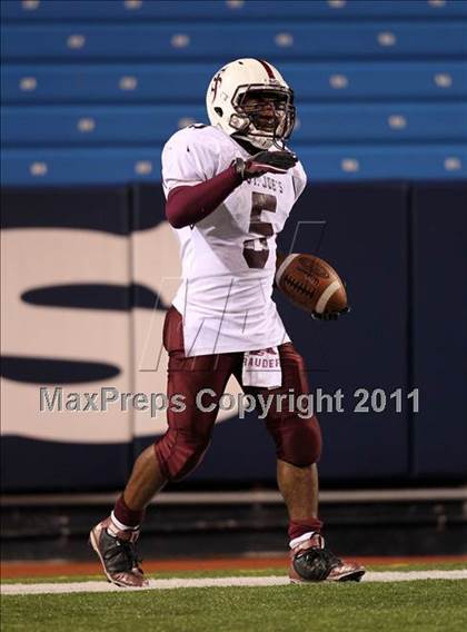 Thumbnail 3 in St. Joseph's Collegiate vs. St. Francis (Monsignor Martin Class AA Final) photogallery.