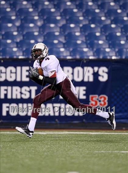 Thumbnail 1 in St. Joseph's Collegiate vs. St. Francis (Monsignor Martin Class AA Final) photogallery.