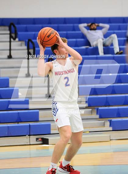 Thumbnail 3 in Grapevine vs. Summer Creek (McDonald's Texas Invitational) photogallery.