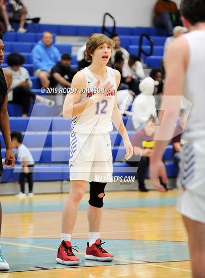 Thumbnail 2 in Grapevine vs. Summer Creek (McDonald's Texas Invitational) photogallery.