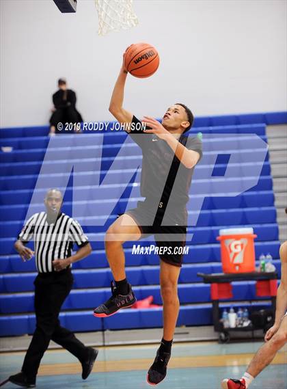 Thumbnail 3 in Grapevine vs. Summer Creek (McDonald's Texas Invitational) photogallery.