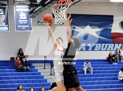 Thumbnail 2 in Grapevine vs. Summer Creek (McDonald's Texas Invitational) photogallery.