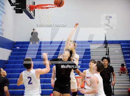Thumbnail 3 in Grapevine vs. Summer Creek (McDonald's Texas Invitational) photogallery.