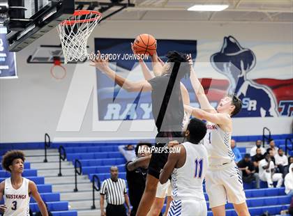 Thumbnail 3 in Grapevine vs. Summer Creek (McDonald's Texas Invitational) photogallery.
