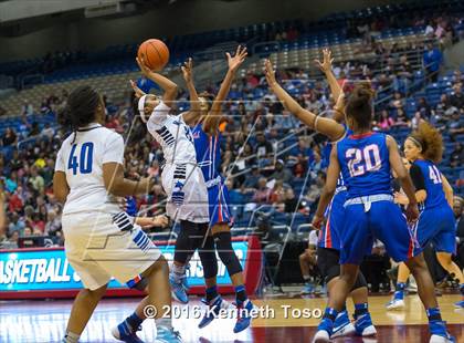 Thumbnail 2 in Dekaney vs. Duncanville (UIL 6A Final) photogallery.