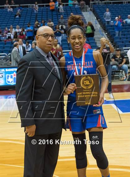 Thumbnail 1 in Dekaney vs. Duncanville (UIL 6A Final) photogallery.