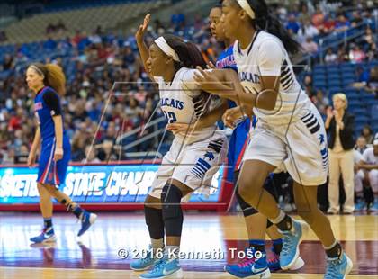 Thumbnail 1 in Dekaney vs. Duncanville (UIL 6A Final) photogallery.