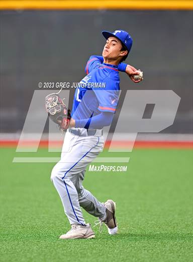null - Photo 01