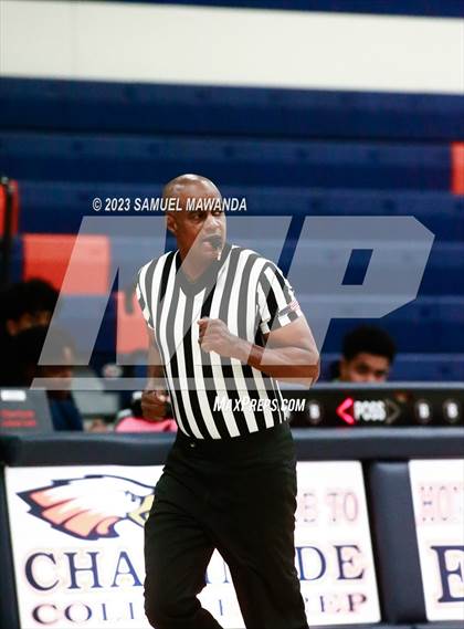Thumbnail 1 in Agoura vs Knight (8th Annual West Valley Tip-Off Classic) photogallery.