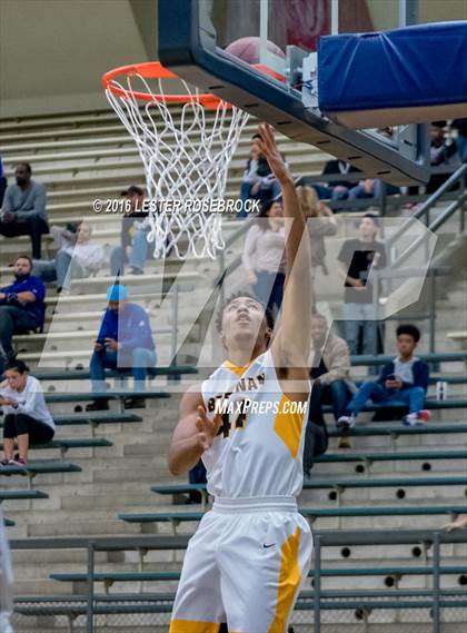 Thumbnail 1 in Brennan vs. O'Connor photogallery.