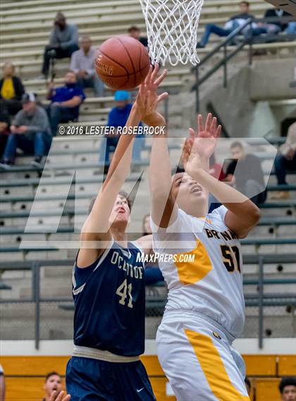 Thumbnail 3 in Brennan vs. O'Connor photogallery.
