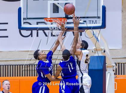 Thumbnail 2 in Brennan vs. Warren (6A Regional Quarterfinals) photogallery.