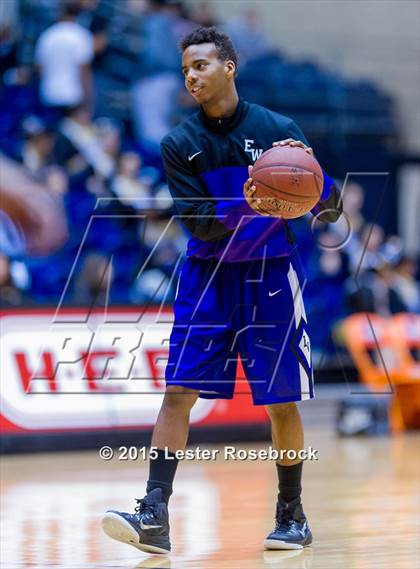 Thumbnail 1 in Brennan vs. Warren (6A Regional Quarterfinals) photogallery.