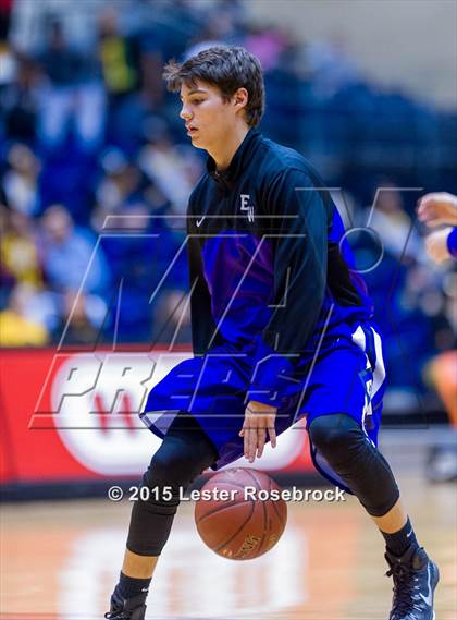 Thumbnail 1 in Brennan vs. Warren (6A Regional Quarterfinals) photogallery.