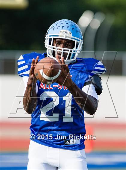 Thumbnail 3 in 2015 Native All-Star Football Classic (Red Hawks vs. Blue Eagles) photogallery.