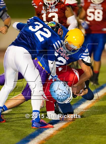 Thumbnail 3 in 2015 Native All-Star Football Classic (Red Hawks vs. Blue Eagles) photogallery.