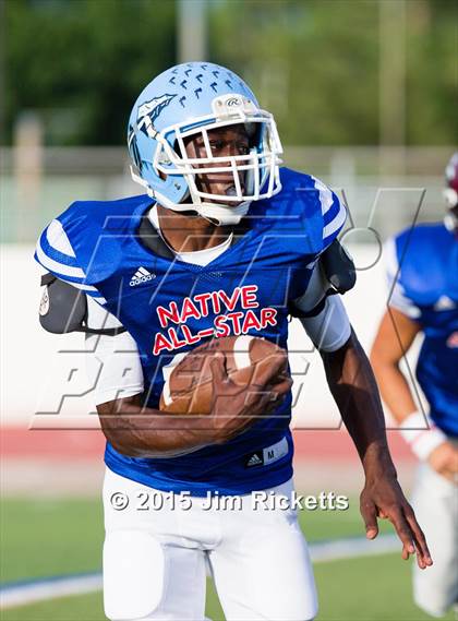 Thumbnail 1 in 2015 Native All-Star Football Classic (Red Hawks vs. Blue Eagles) photogallery.