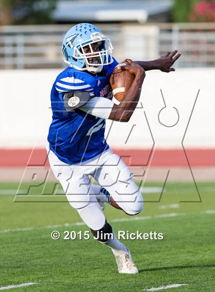 Thumbnail 3 in 2015 Native All-Star Football Classic (Red Hawks vs. Blue Eagles) photogallery.