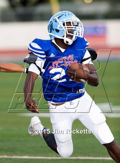 Thumbnail 1 in 2015 Native All-Star Football Classic (Red Hawks vs. Blue Eagles) photogallery.