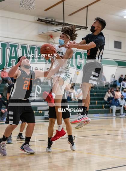 Thumbnail 1 in Design Tech vs James Lick (CCS D4 Round 1 Playoff) photogallery.