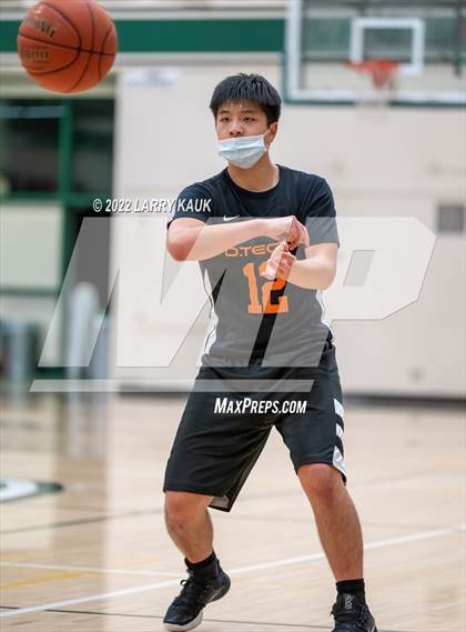 Thumbnail 1 in Design Tech vs James Lick (CCS D4 Round 1 Playoff) photogallery.