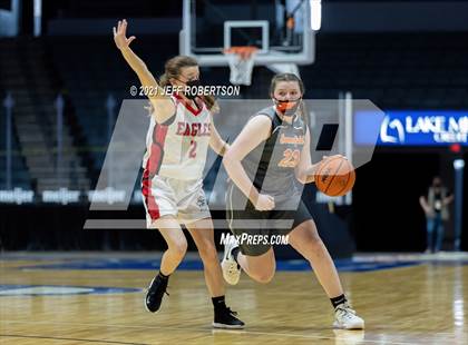 Thumbnail 3 in Summerfield vs. Bellaire (MHSAA D4 Semifinal) photogallery.