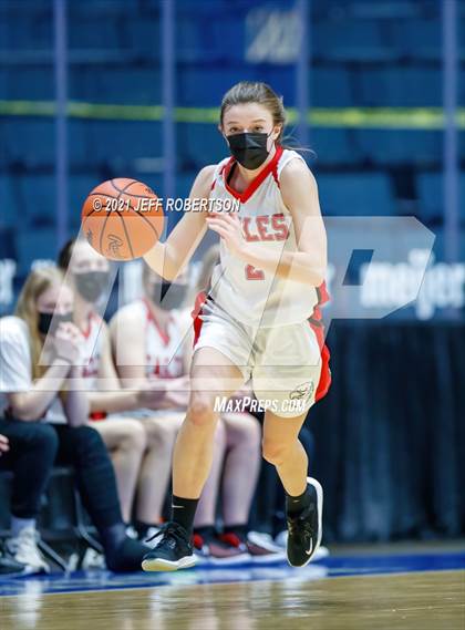 Thumbnail 3 in Summerfield vs. Bellaire (MHSAA D4 Semifinal) photogallery.