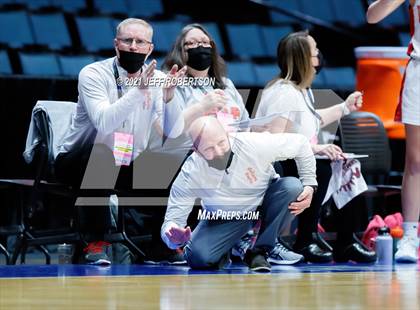 Thumbnail 2 in Summerfield vs. Bellaire (MHSAA D4 Semifinal) photogallery.