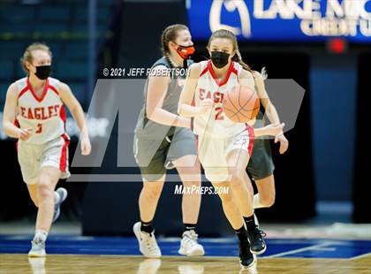 Thumbnail 2 in Summerfield vs. Bellaire (MHSAA D4 Semifinal) photogallery.