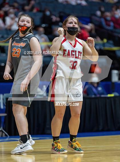 Thumbnail 2 in Summerfield vs. Bellaire (MHSAA D4 Semifinal) photogallery.