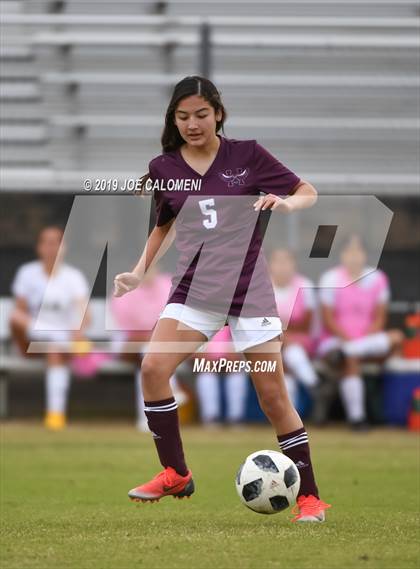 Thumbnail 1 in Edison [Thomas A.] vs Highlands (SAISD Tournament) photogallery.