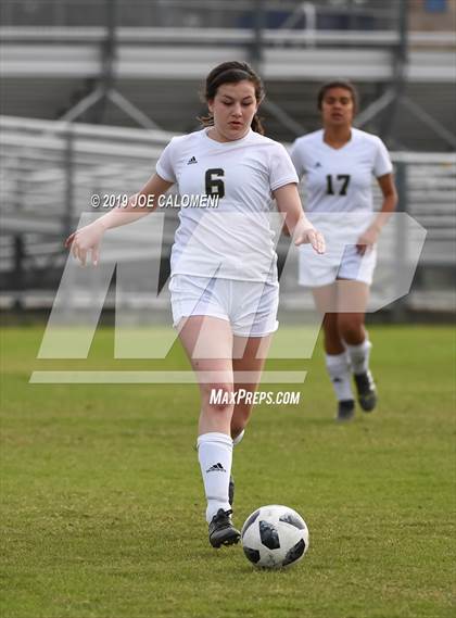 Thumbnail 3 in Edison [Thomas A.] vs Highlands (SAISD Tournament) photogallery.