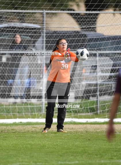 Thumbnail 3 in Edison [Thomas A.] vs Highlands (SAISD Tournament) photogallery.