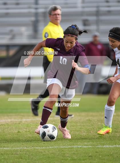 Thumbnail 3 in Edison [Thomas A.] vs Highlands (SAISD Tournament) photogallery.