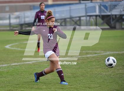 Thumbnail 3 in Edison [Thomas A.] vs Highlands (SAISD Tournament) photogallery.