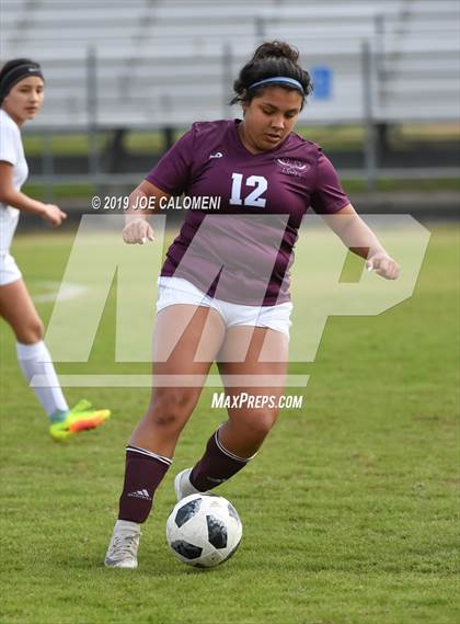 Thumbnail 3 in Edison [Thomas A.] vs Highlands (SAISD Tournament) photogallery.