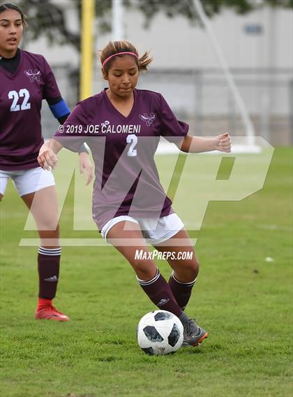 Thumbnail 2 in Edison [Thomas A.] vs Highlands (SAISD Tournament) photogallery.