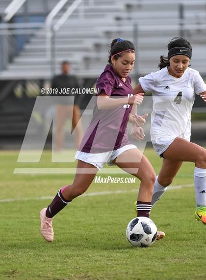 Thumbnail 2 in Edison [Thomas A.] vs Highlands (SAISD Tournament) photogallery.