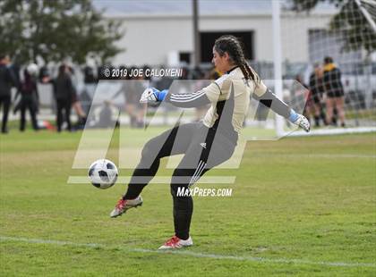 Thumbnail 2 in Edison [Thomas A.] vs Highlands (SAISD Tournament) photogallery.
