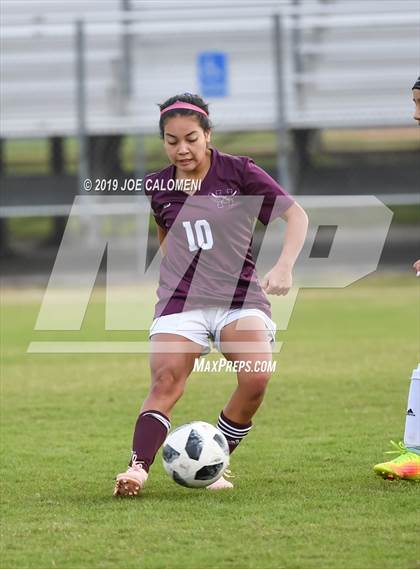 Thumbnail 2 in Edison [Thomas A.] vs Highlands (SAISD Tournament) photogallery.
