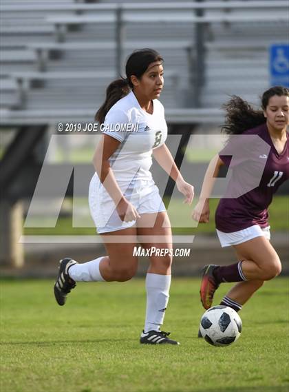 Thumbnail 1 in Edison [Thomas A.] vs Highlands (SAISD Tournament) photogallery.