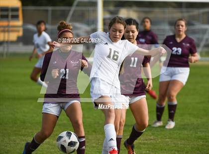 Thumbnail 3 in Edison [Thomas A.] vs Highlands (SAISD Tournament) photogallery.