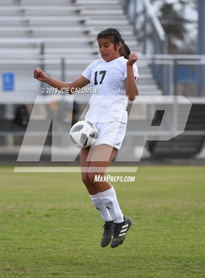 Thumbnail 2 in Edison [Thomas A.] vs Highlands (SAISD Tournament) photogallery.