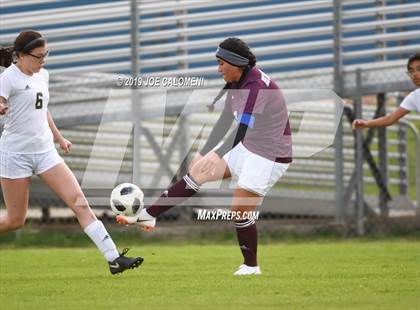 Thumbnail 2 in Edison [Thomas A.] vs Highlands (SAISD Tournament) photogallery.